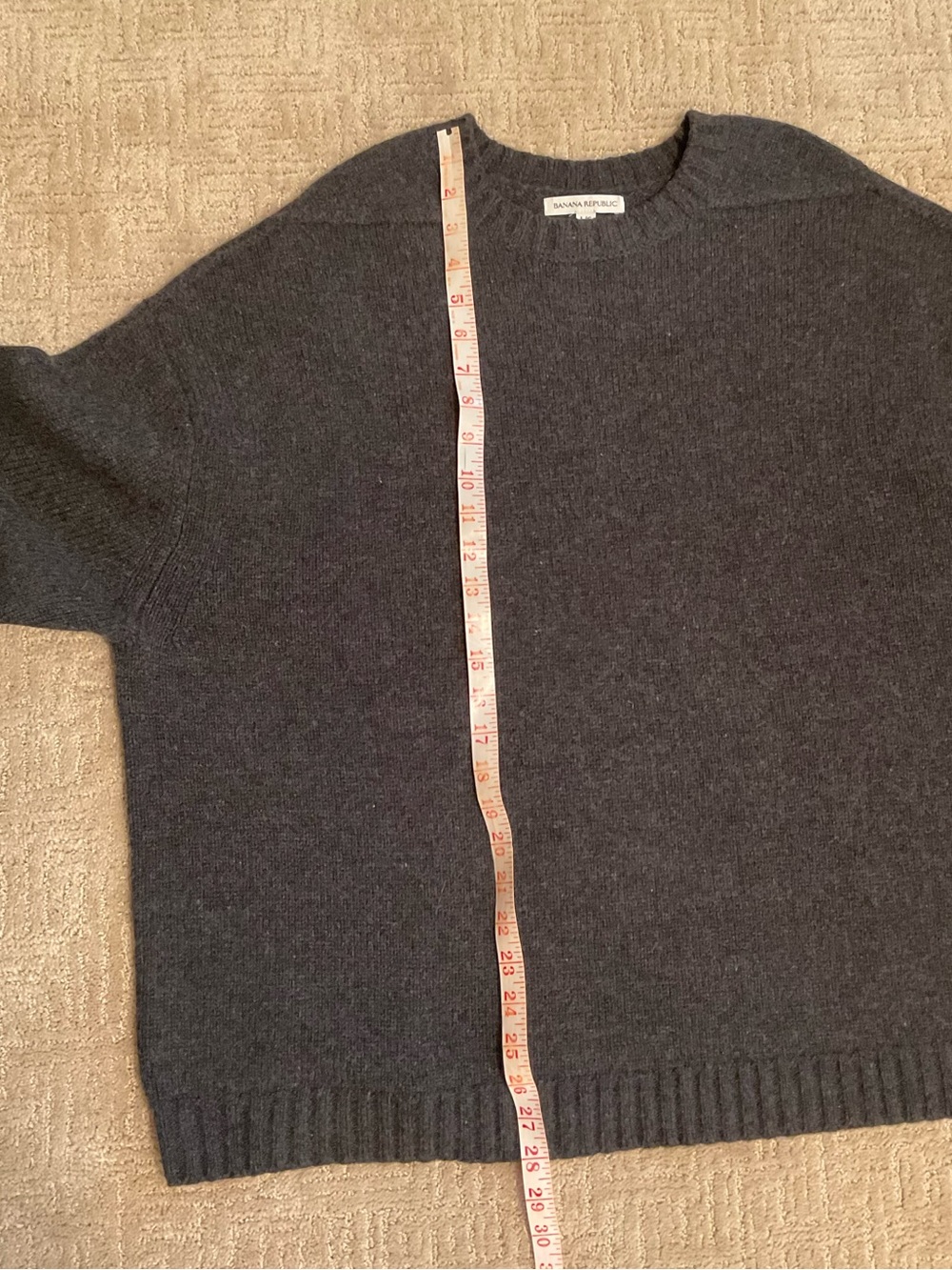 Banana Republic Extra Fine Merino Wool Blend Sweater Gray L EUC Minimalist Chic - Picture 10 of 11